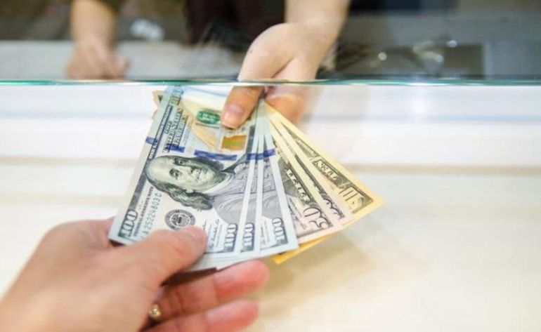 Durante cuatro días no habrá bancos y ni venta de dólares: cuándo será