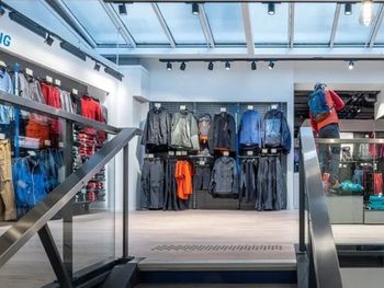 una famosa tienda de articulos deportivos llega a la argentina: ¿cuando abrira su primer local?