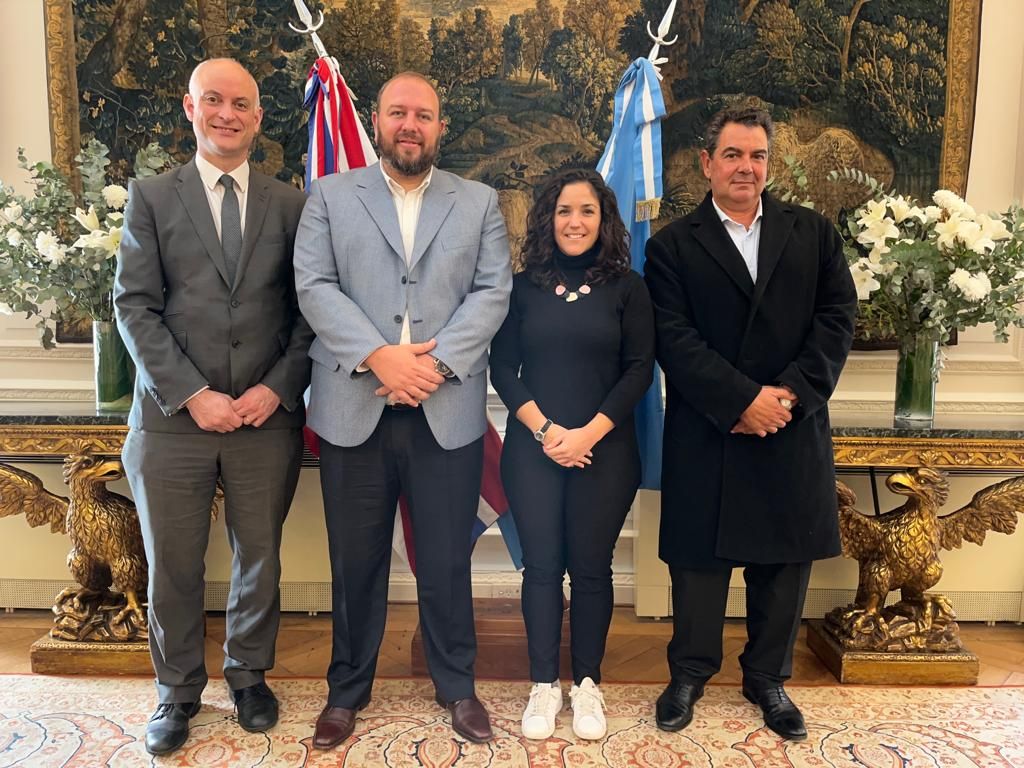 CADER elaboró un informe sobre hidrógeno verde con el apoyo de la Embajada Británica en Argentina.