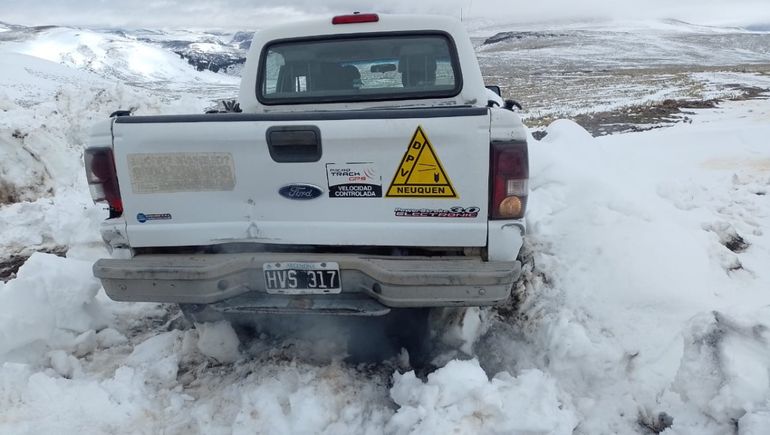 Los trabajadores Viales en labores del Operativo Nieve.