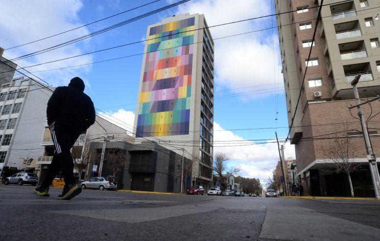 Quieren que el arte neuquino se exhiba en todos los edificios de la ciudad