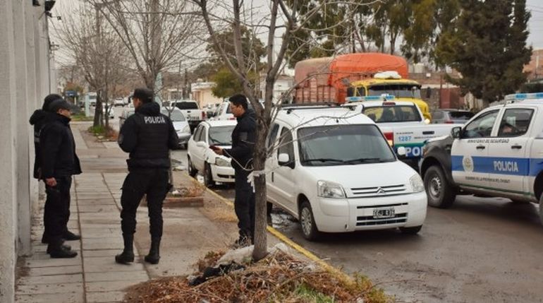 La requisa realizada en la Alcaidía de Trelew involucró a más de 100 policías y alcanzó todos los pabellones del penal. La requisa realizada en la Alcaidía de Trelew involucró a más de 100 policías y alcanzó todos los pabellones del penal.