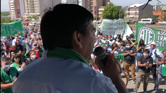 Martes de caos en Neuquén por tres marchas en el centro