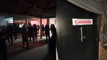 El Municipio clausuró dos fiestas clanestinas y promete mantener los controles. | LM Neuquen El Municipio clausuró dos fiestas clanestinas y promete mantener los controles.