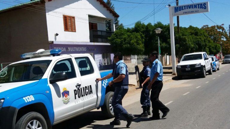 Le robaron a un ex policía y se llevaron hasta el sable