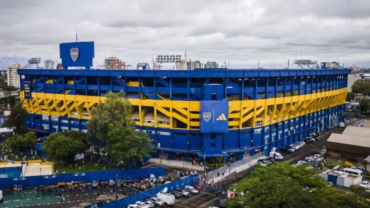 Qué le dijeron los vecinos de la Bombonera a Riquelme por la nueva cancha