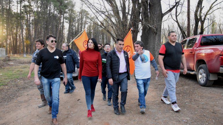 El candidato sigue recorriendo la Confluencia