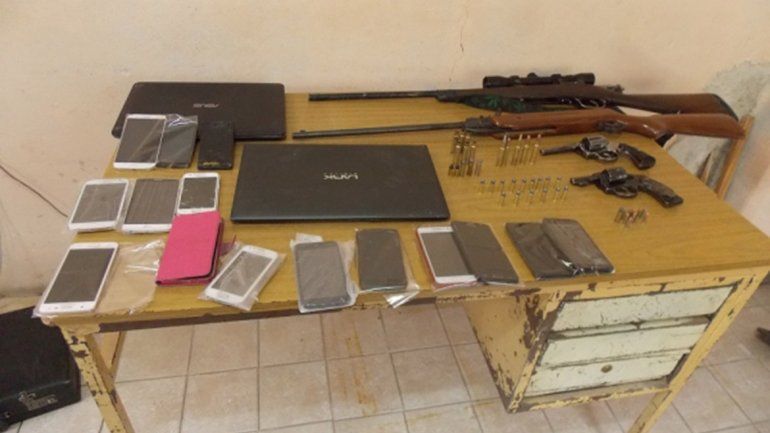 El enfrentamiento de dos familias terminó en allanamientos y secuestros en Centenario