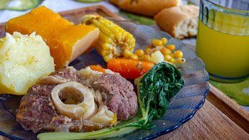 La receta del puchero de Doña Petrona | LM Neuquen La receta del puchero de Doña Petrona