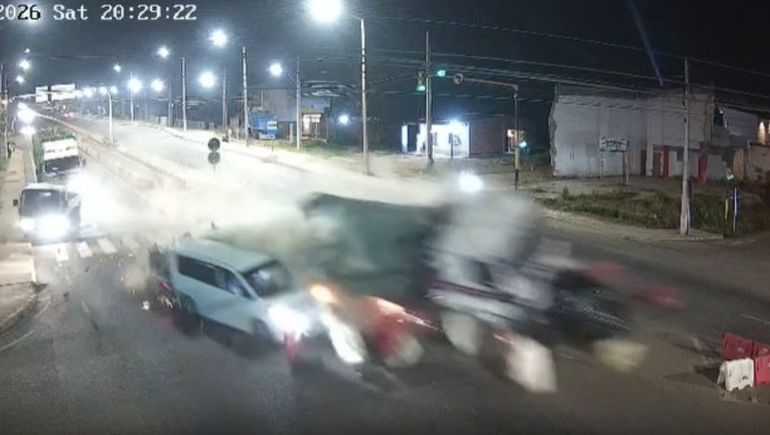 El conductor del camión dijo que los frenos dejaron de responder a dos kilómetros del cruce donde ocurrió el accidente.