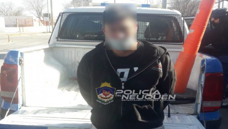 Redujeron a ladrón que robó un celular en el colectivo