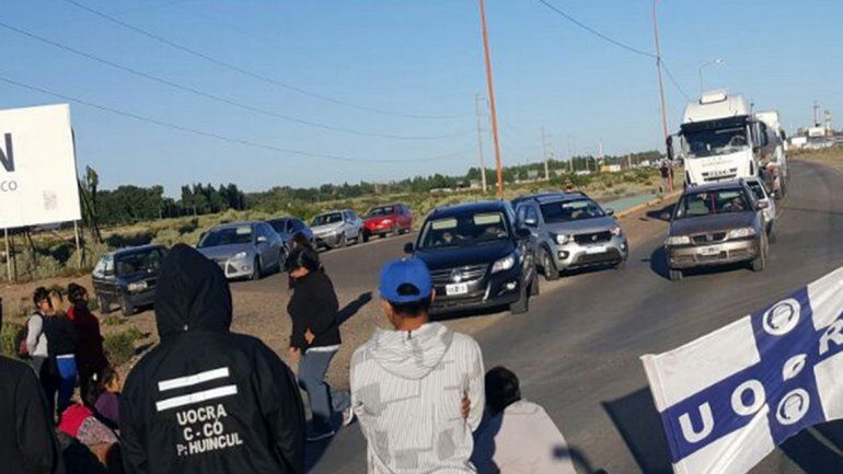 Furia e inconsciencia sobre la ruta: un conductor atropelló a tres piqueteros