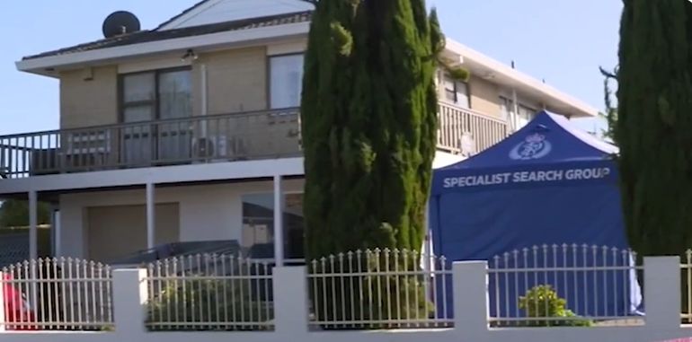 Una familia adquirió en una subasta el contenido de un depósito y al abrir dos maletas halló restos humanos. Una familia adquirió en una subasta el contenido de un depósito y al abrir dos maletas halló restos humanos.