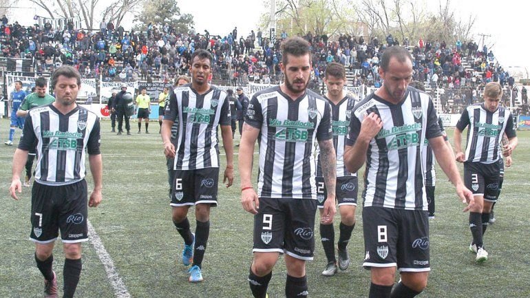 Cipo no levanta cabeza: ya no puede subir directo.