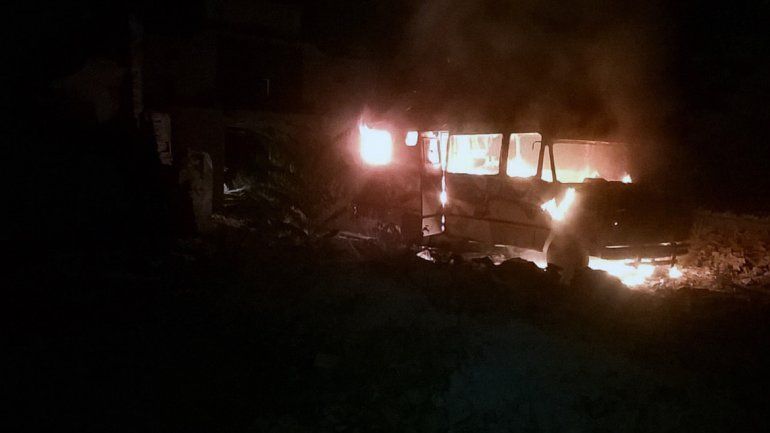 Indignante: le robaron la casa rodante a un jubilado cipoleño y se la prendieron fuego