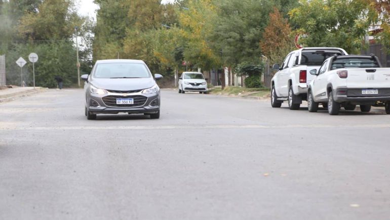 El nuevo asfalto en Valentina Sur. El nuevo asfalto en Valentina Sur.