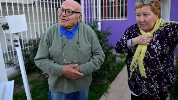 Los delincuentes entraron en la casa del italiano de 80 años y le robaron los 5500 dólares que había juntado.