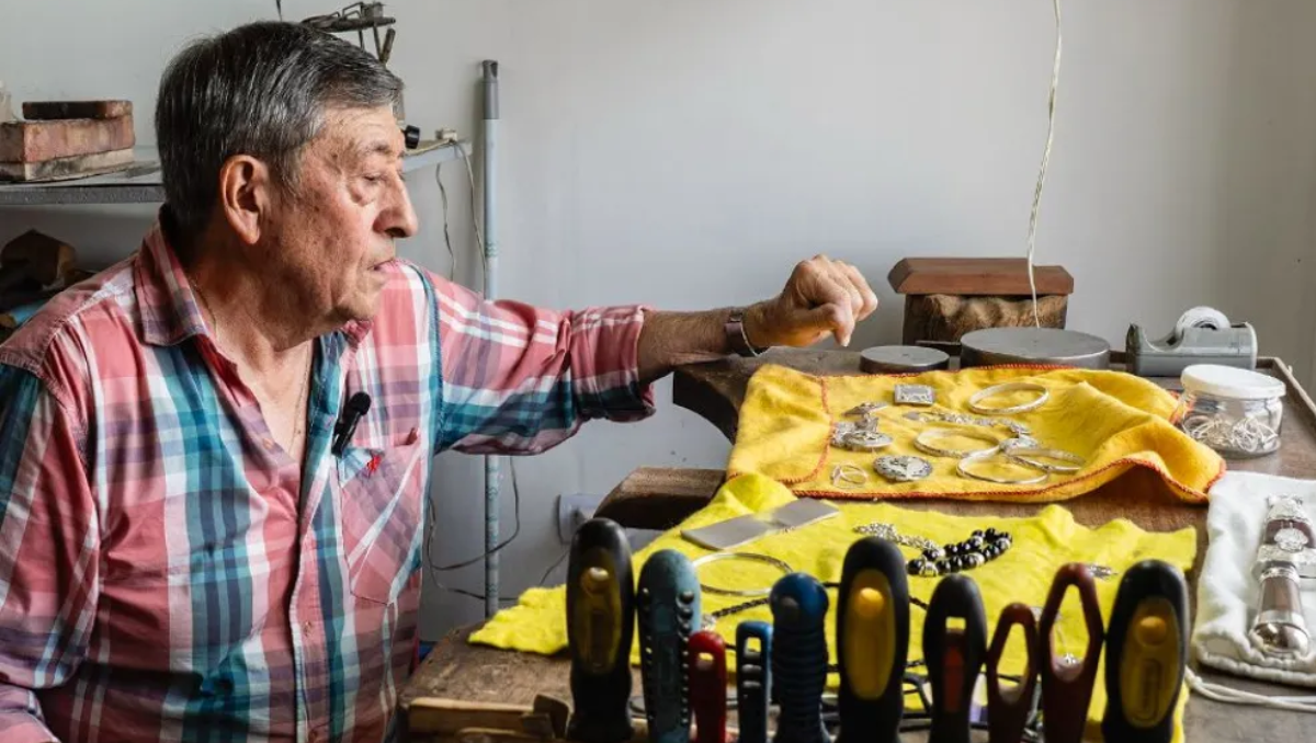 Los productos que realiza Abel, orfebre de Plottier, ocasionalmente son utilizados para la realización de presentes empresariales y protocolares.&nbsp;