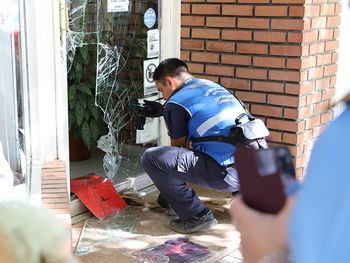 Los vecinos llamaron a la Policía para evitar que se llevara mercadería.
