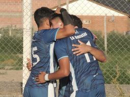 Triunfazo en la ida de los cuartos de final de La Amistad frente a San Patricio del Chañar. Fotos: Victoria Sánchez