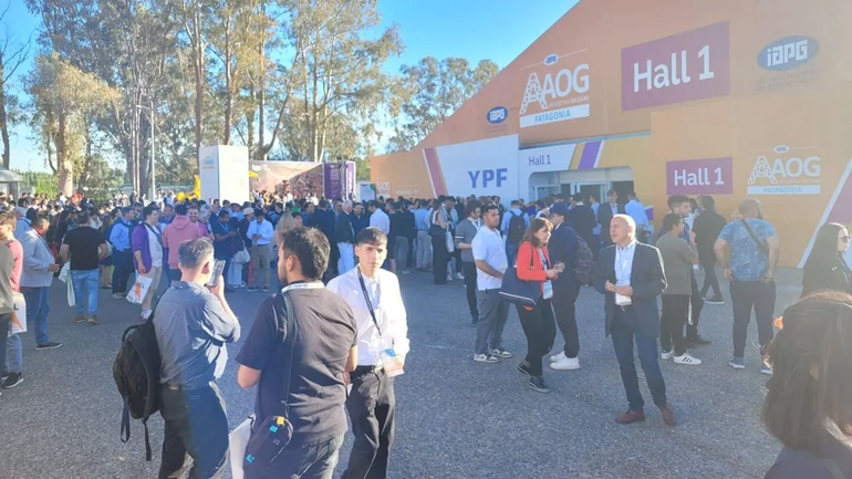 Estruendo, corte de luz y evacuación en la AOG Patagonia: ¿Qué pasó?