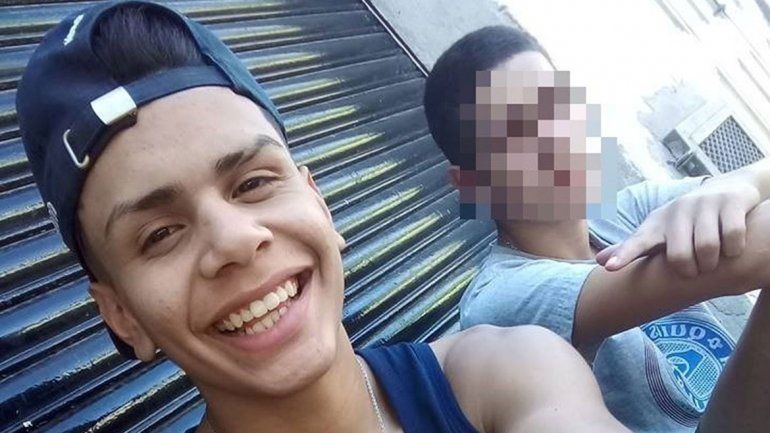 Joven salió en defensa de sus amigas y lo mataron a puñaladas
