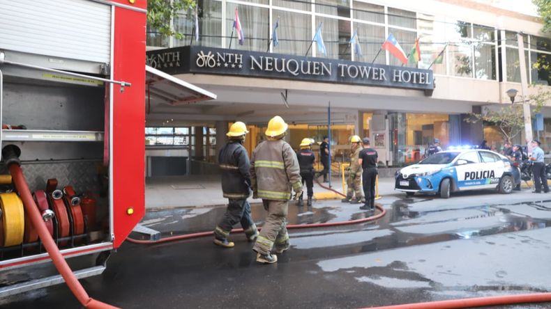 Susto en el hotel Tower por un principio de incendio. | LM Neuquen Susto en el hotel Tower por un principio de incendio.