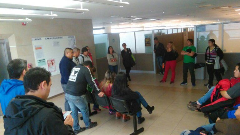 Estatales de Salud denuncian que les descontaron hasta $7000