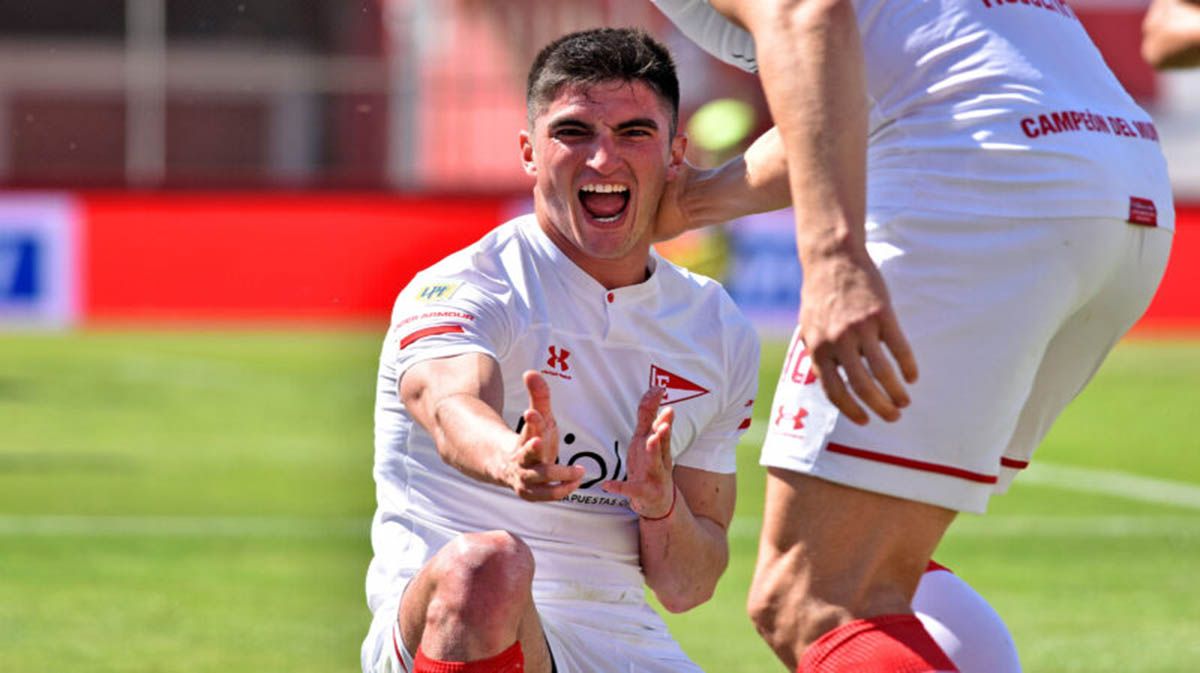 El Tuti Del Prete y su festejo de gol inspirado en Grabriel Batistuta.