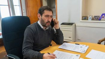 El intendente solicitó licencia en medio de protestas municipales y una crisis institucional. | LM Neuquen El intendente solicitó licencia en medio de protestas municipales y una crisis institucional.