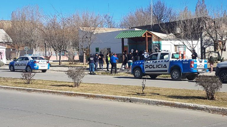 Adolescentes vendían marihuana en la calle y los atraparon in fraganti