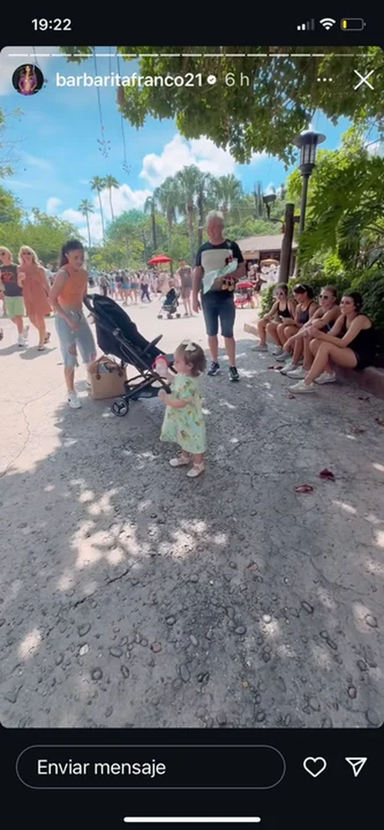 Los usuarios de redes sociales apuntaron contra Fernando Burlando por vacacionar en Disney mientras el caso Loan avanza. Los usuarios de redes sociales apuntaron contra Fernando Burlando por vacacionar en Disney mientras el caso Loan avanza.