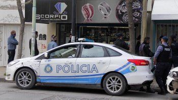 con un boquete, robaron la joyeria scorpio de cipolletti con un boquete, robaron la joyeria scorpio de cipolletti