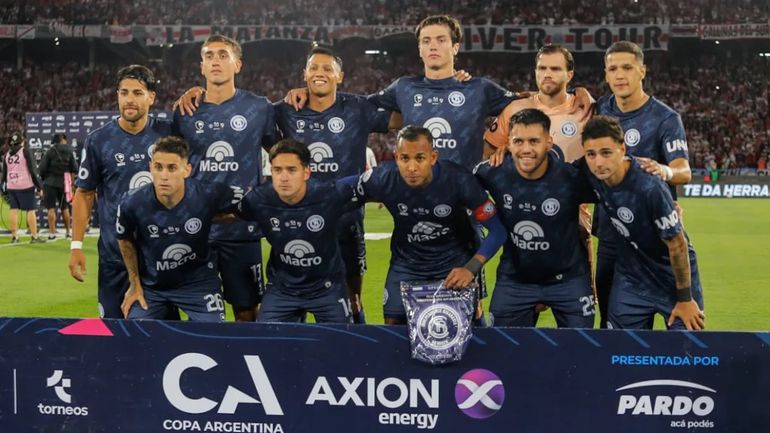 Independiente Rivadavia se consagró en la Copa Argentina con los cipoleños Franco Amarfil y Ezequiel Centurión. Independiente Rivadavia se consagró en la Copa Argentina con los cipoleños Franco Amarfil y Ezequiel Centurión.