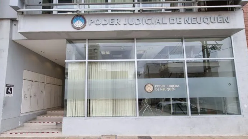 Le prestó la camioneta a un amigo, se la quiso vender y terminó en un insólito juicio civil | LM Neuquen Le prestó la camioneta a un amigo, se la quiso vender y terminó en un insólito juicio civil