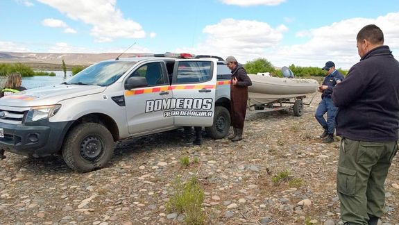 Rescataron a un pescador lastimado en Piedra del Águila