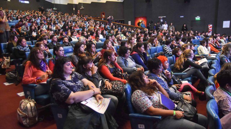 El primer foro sobre Infancia Trans colmó el Cine Teatro Español