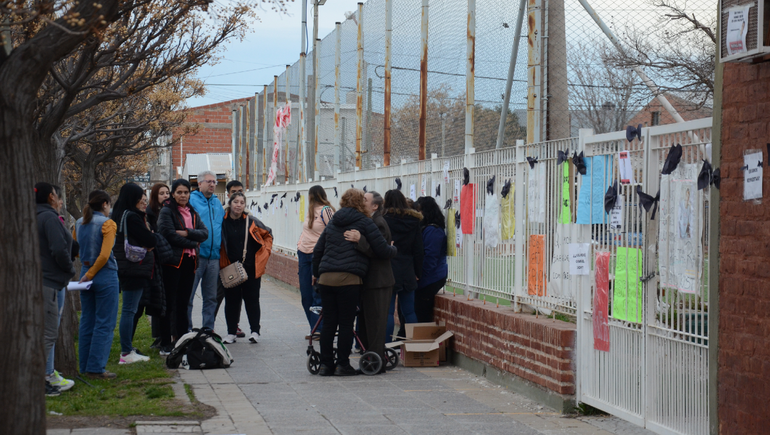 A dos meses de la muerte de Rafael, sigue cerrada la pileta del CEF 4
