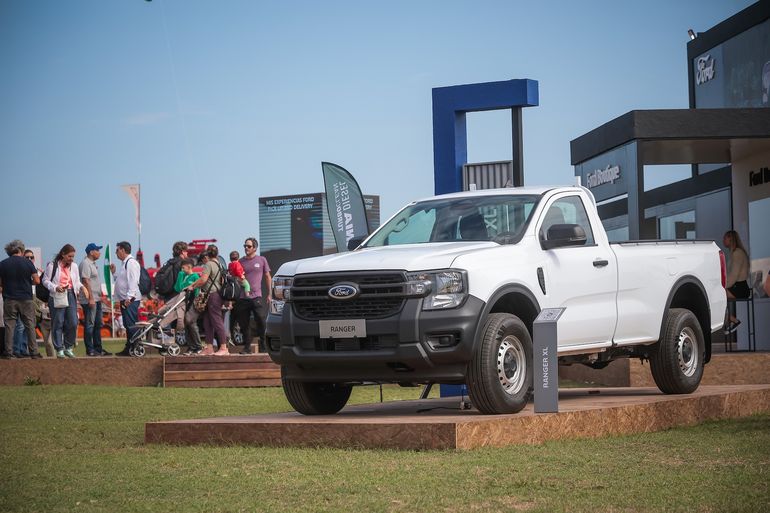 A lo largo de 2025 Ford anticipó la Ranger Cabina Simple en muchas exposiciones y eventos relacionadas al trabajo en el campo y otras industrias. Foto: Ford A lo largo de 2025 Ford anticipó la Ranger Cabina Simple en muchas exposiciones y eventos relacionadas al trabajo en el campo y otras industrias. Foto: Ford