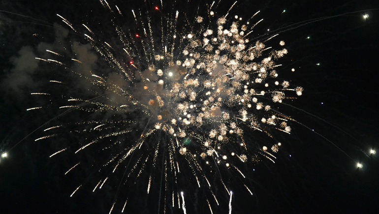 Campaña para celebrar las Fiestas con fuegos artificiales amigables