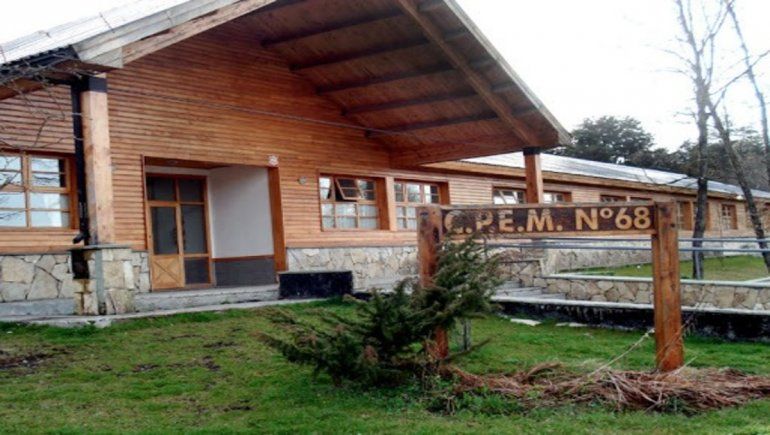 Muy grave: un alumno de 13 años llevó un arma a una escuela secundaria de Neuquén