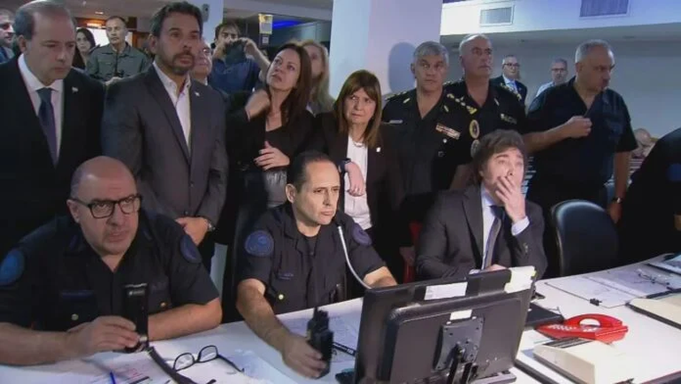 Bullrich y Milei ya vigilaron el operativo y el protocolo antipiquetes el pasado 20 de diciembre, y repetirán el procedimiento en este paro general de la CGT.