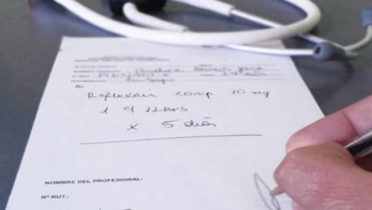 El empleado municipal de San Antonio Oeste le agregó un 1 al certificado médico y extendió su descanso por 10 días. Pero lo descubrieron y está siendo juzgado por ese delito y por un robo.&nbsp;