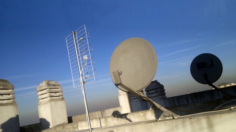 El servicio de televisión satelital es uno de los incluidos.