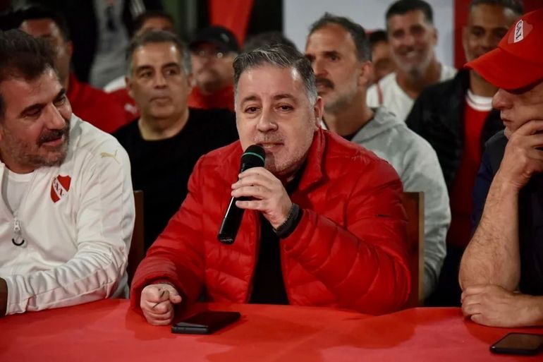 Fabián Doman renunció a la presidencia de Independiente. 