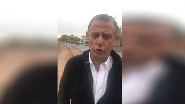 Pechi contento y ansioso con el Metrobús a pesar de la lluvia