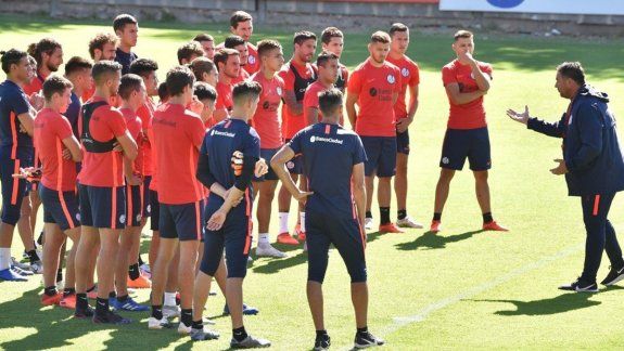 Dabove inició su ciclo en San Lorenzo con la presencia de los Romero