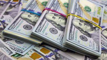 El dólar oficial se ubicó en $83,11 pesos argentinos, tanto para la compra como para la venta