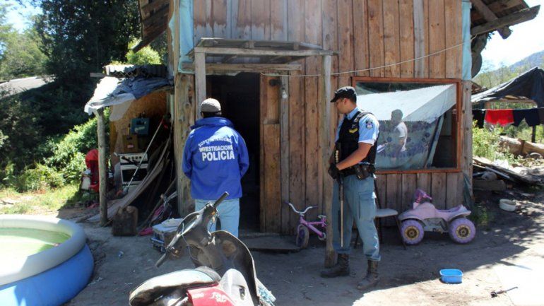 Investigaban dos robos y se encontraron con un kiosco narco en Villa La Angostura