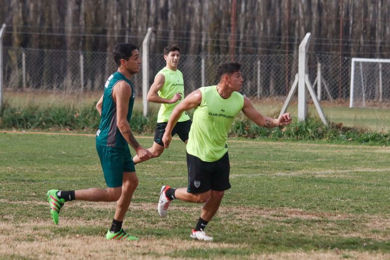 Iñaki Marcos hizo dos goles en el amistoso que los suplentes jugaron este miércoles. Fotos: Anahí Cárdena 